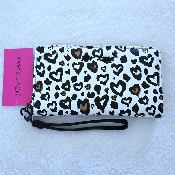 Betsey Johnson Handbags - Betsey Johnson Leopard🐆 Hearts❤️ XO Zip Around Wristlet - NWT